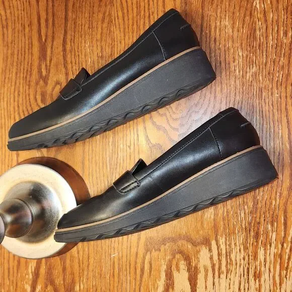 Clarks Sharon Gracie Loafers | W 9.5M | Elegant Style Meets All-Day Comfort - Picture 4 of 9